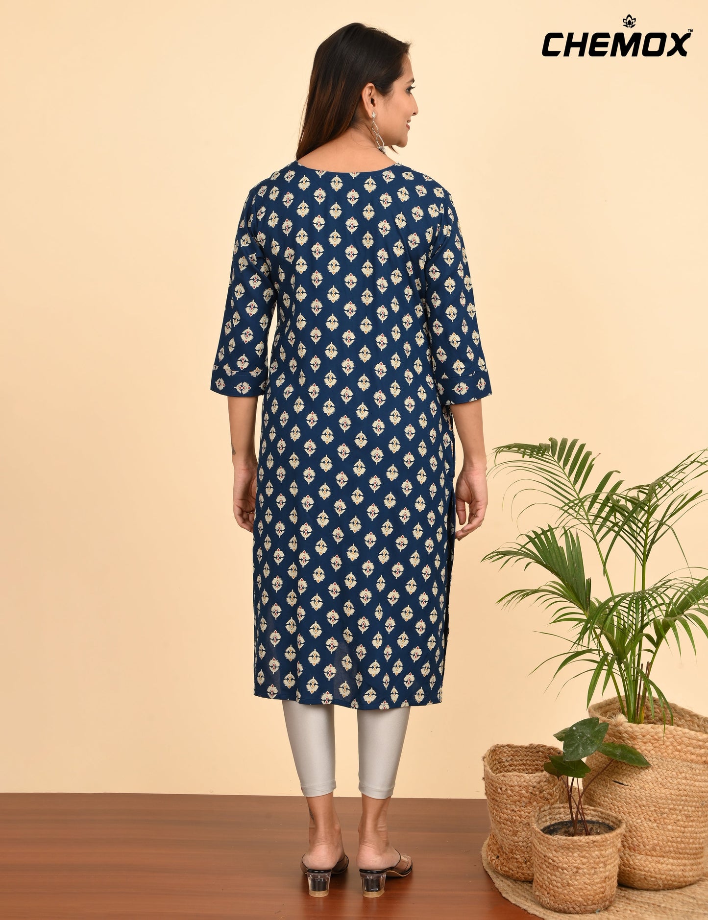 CHEMOX | 312 | DESIGN NECK WITH POCKET