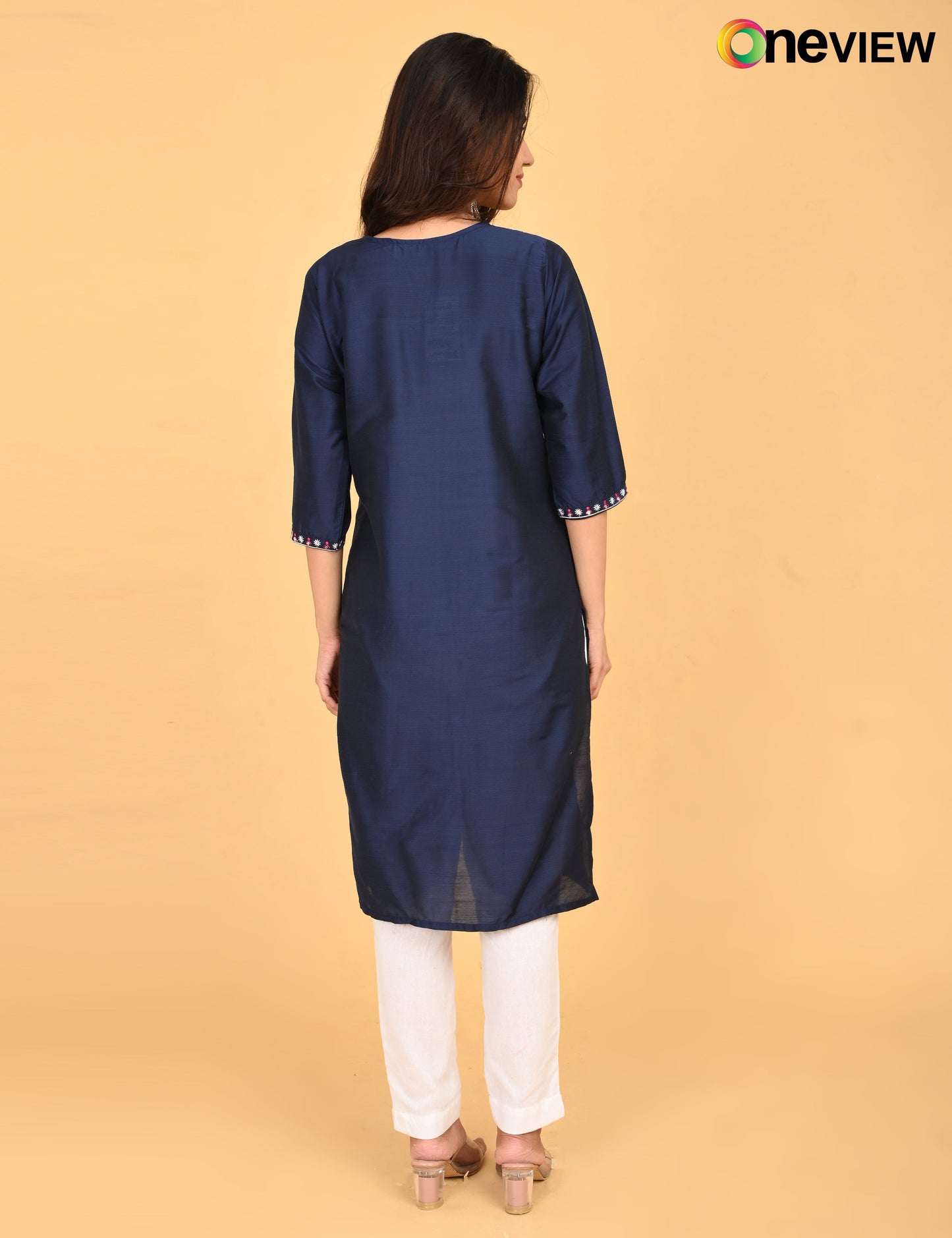 ONVIEW | 1086 | V NECK EMBROIDERY