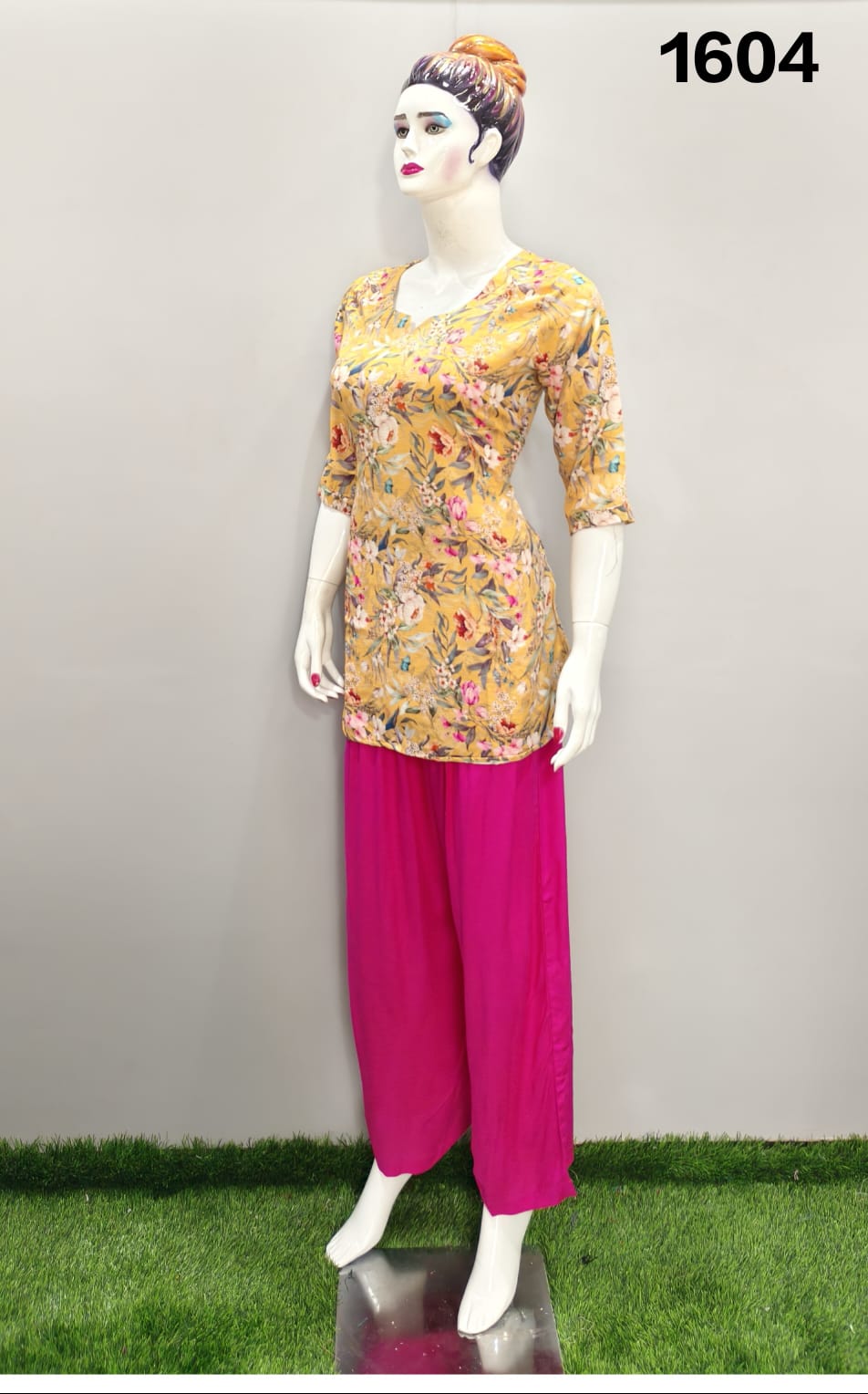 ONVIEW | 1604 | TRENDY RAYON DIGITAL PRINTED SHORT TOP