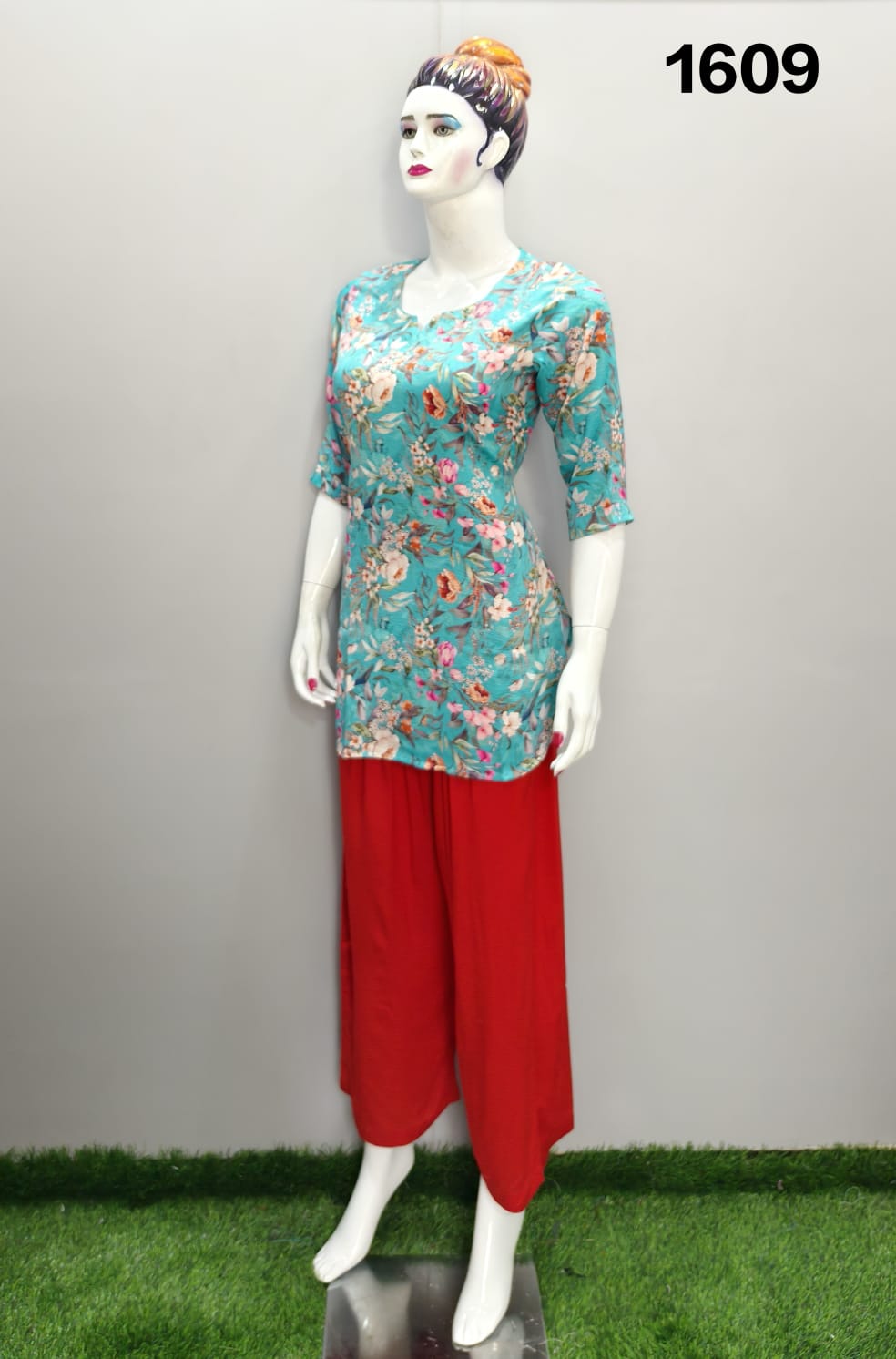 ONVIEW | 1609 | TRENDY RAYON DIGITAL PRINTED SHORT TOP