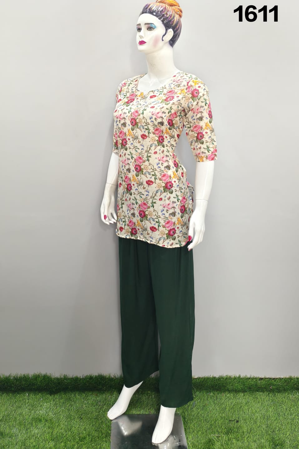 ONVIEW | 1611 | TRENDY RAYON DIGITAL PRINTED SHORT TOP