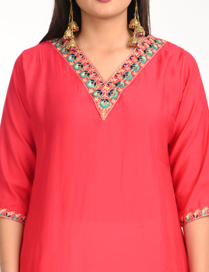 ONVIEW | 1428 | ROMAN SILK EMBROIDERY WITH BORDER