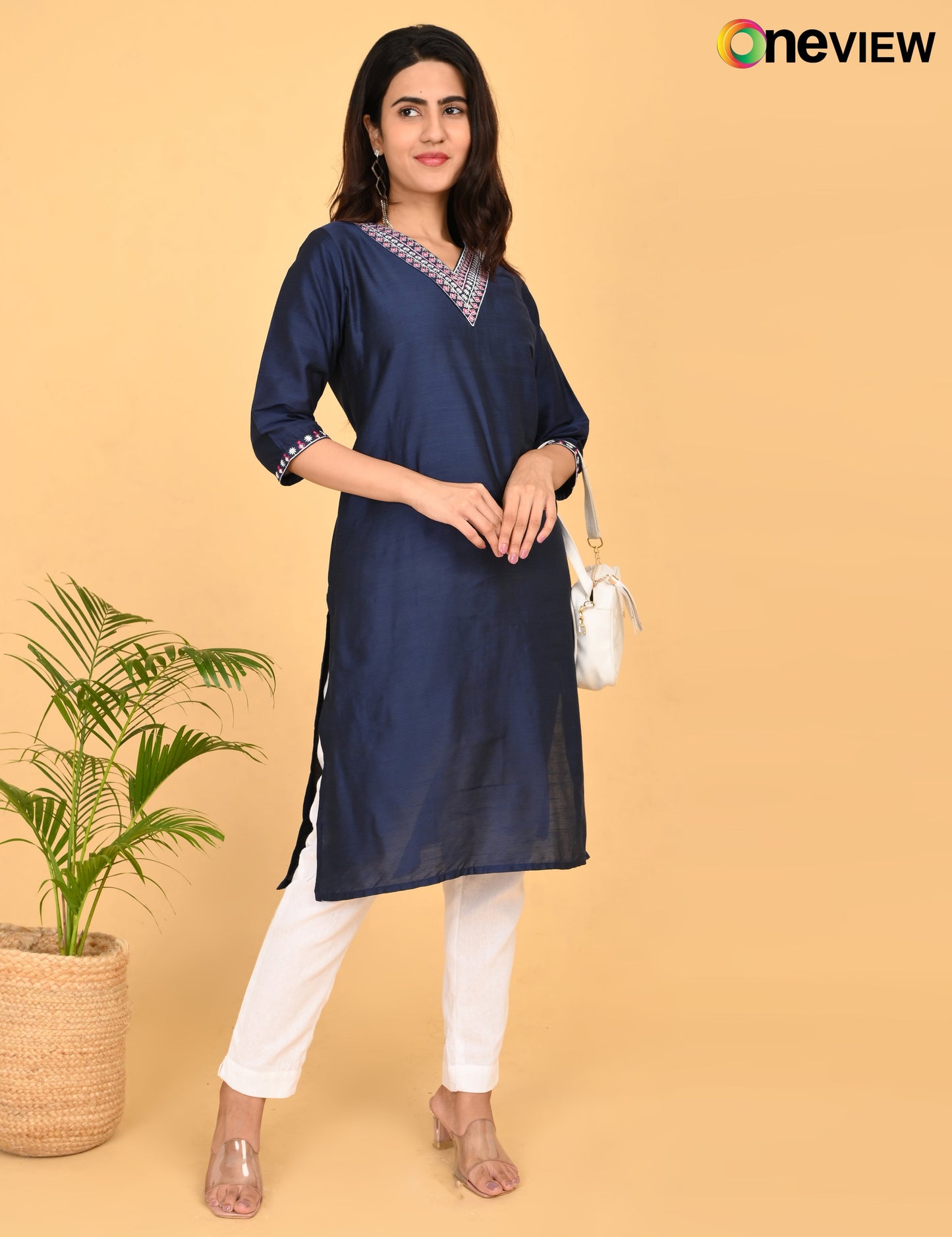 ONVIEW | 1086 | V NECK EMBROIDERY