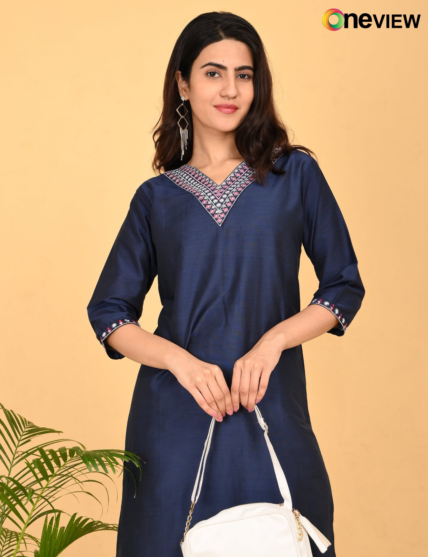 ONVIEW | 1086 | V NECK EMBROIDERY