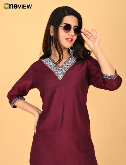 ONVIEW | 1090 | V NECK EMBROIDERY