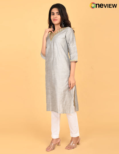 ONVIEW | 1123 | V NECK EMBROIDERY