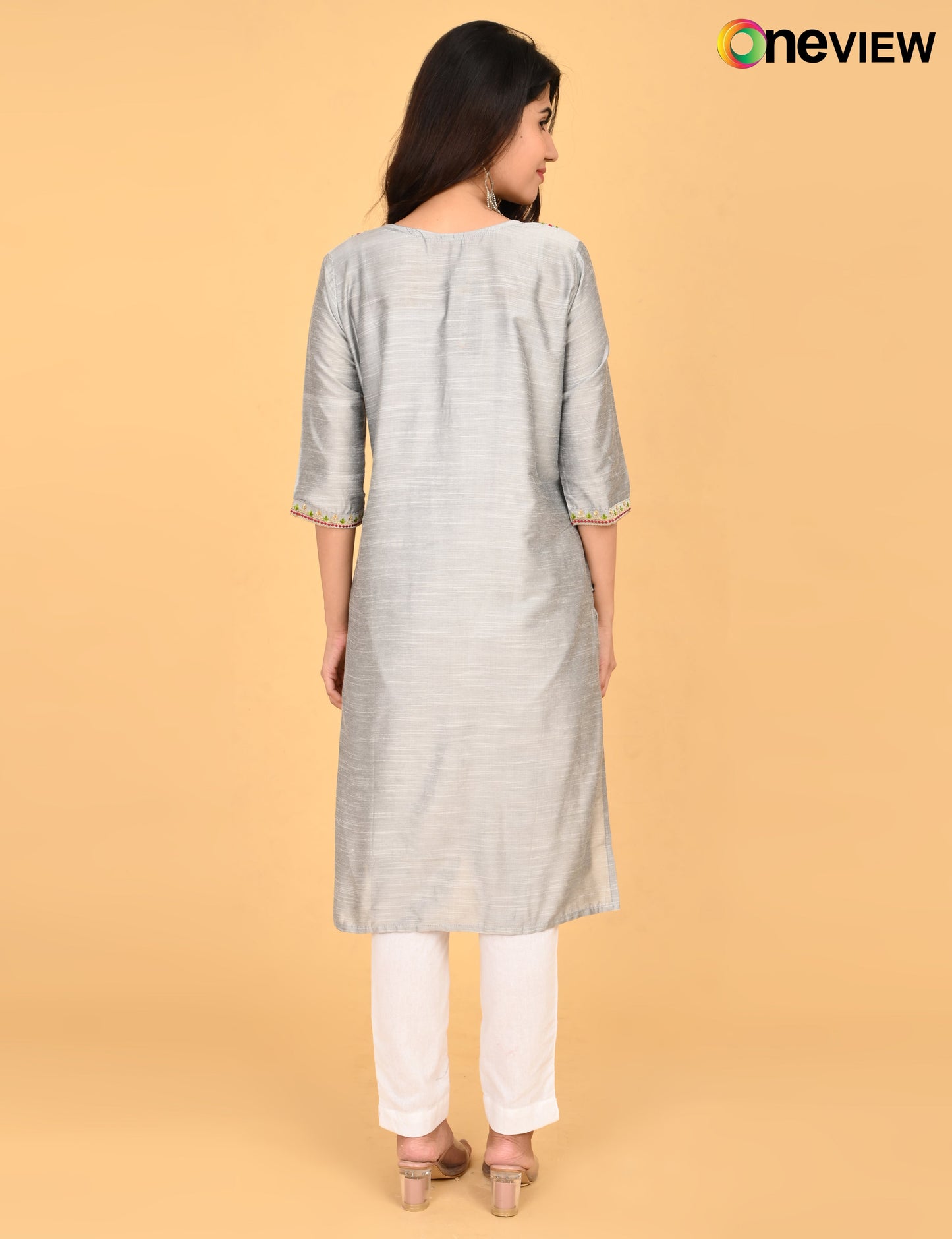 ONVIEW | 1123 | V NECK EMBROIDERY