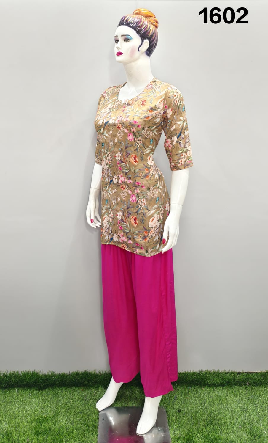 ONVIEW | 1602 | TRENDY RAYON DIGITAL PRINTED SHORT TOP