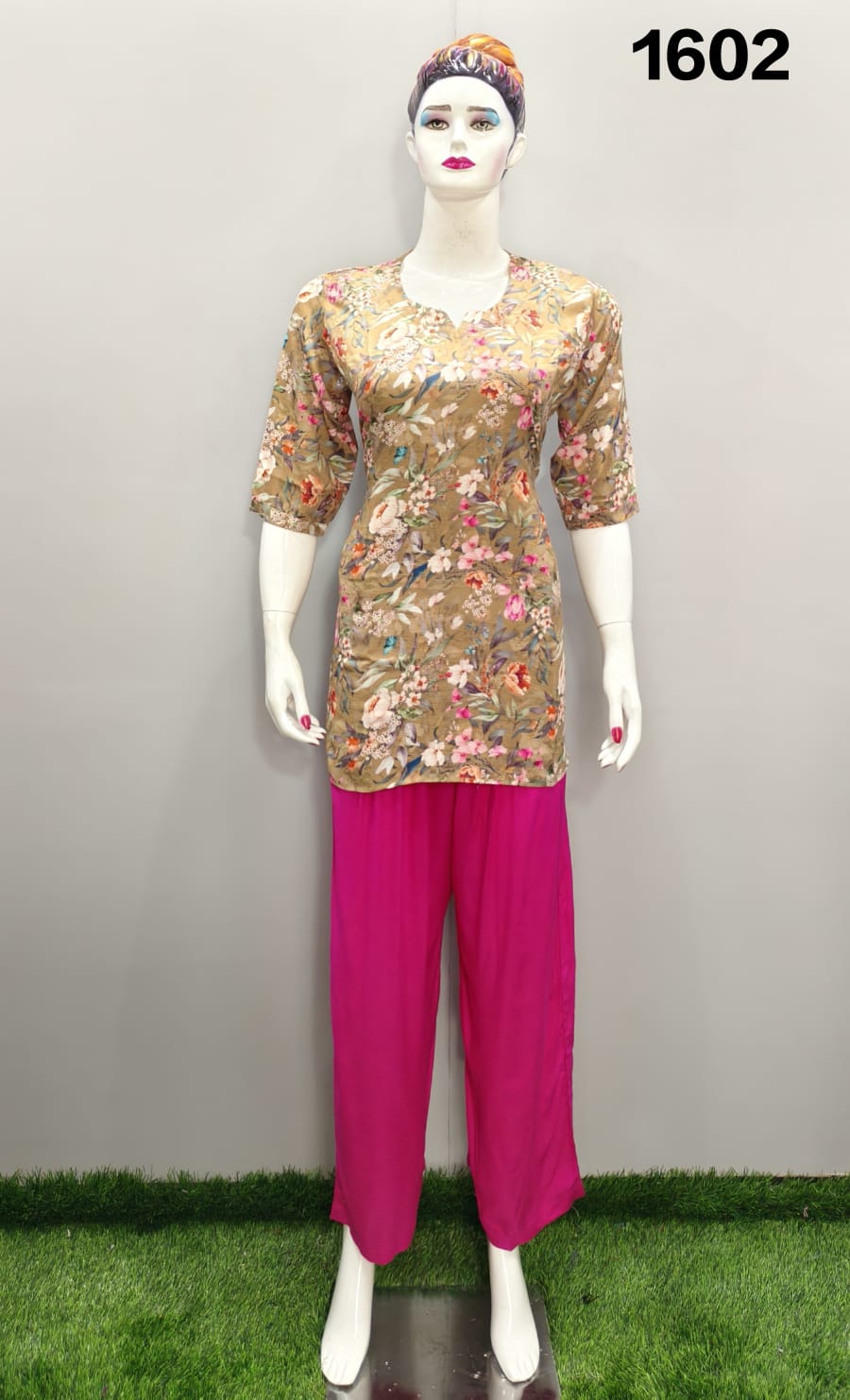 ONVIEW | 1602 | TRENDY RAYON DIGITAL PRINTED SHORT TOP