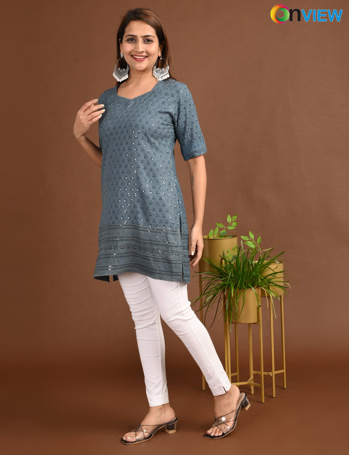 ONVIEW | 1718 | CHIKANKARI SHORT TOP