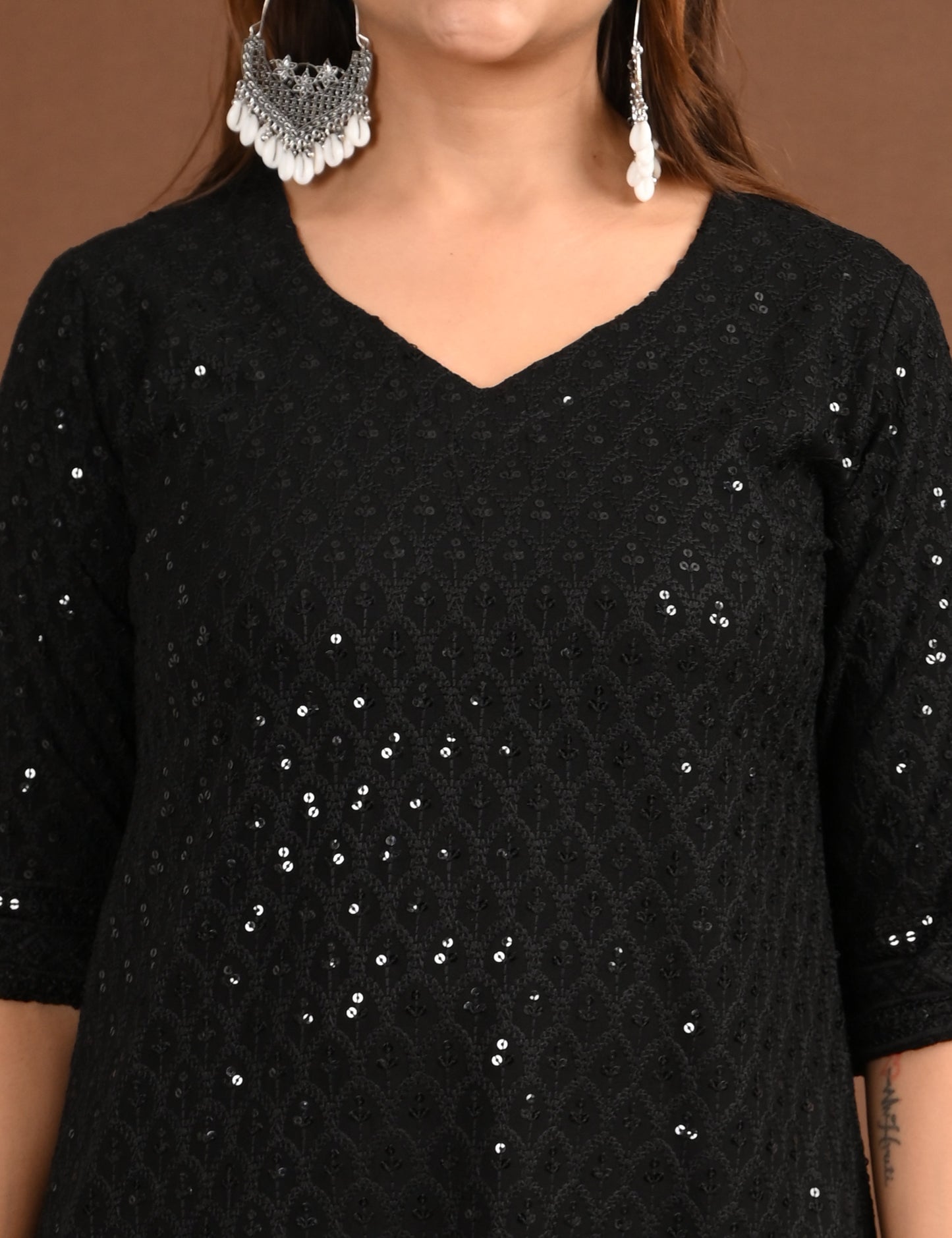 ONVIEW | 1745 | CHIKANKARI DESIGN NECK