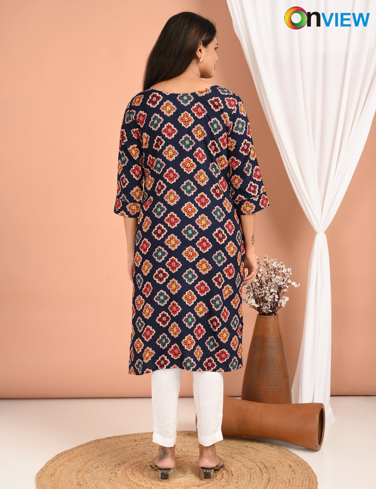 ONVIEW | 443 | ROUND NECK WITH POCKET