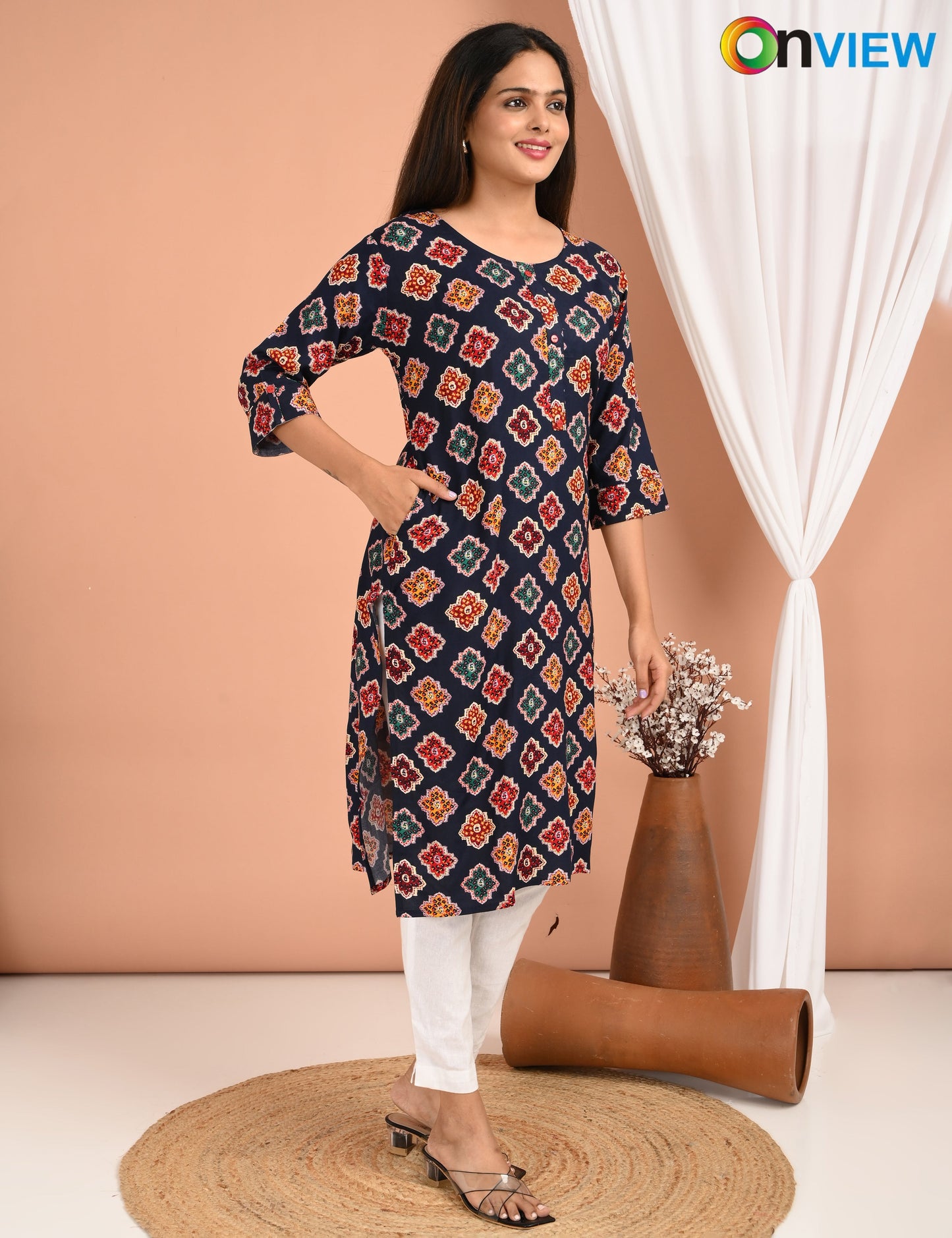 ONVIEW | 443 | ROUND NECK WITH POCKET